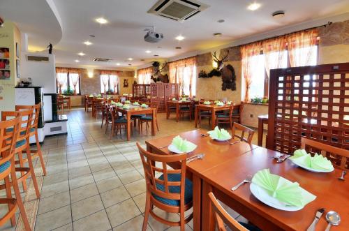 Restaurace a penzion Kamenec