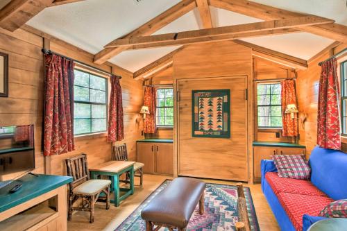 Pet-Friendly Marble Cabin with Deck, Grill, Fire Pit in Marble, USA