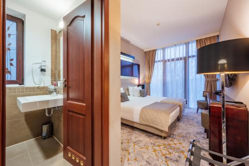 L'art Hotel Carei, Nyirbator