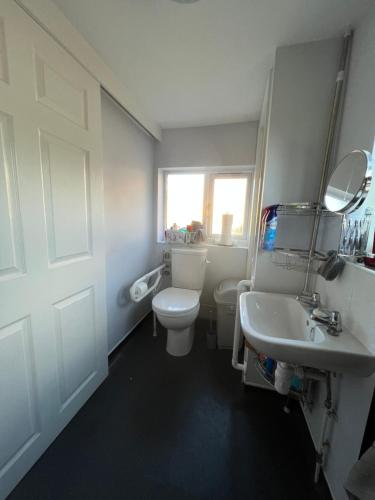 Pet friendly, disabled friendly cabin close to the humber and immingham