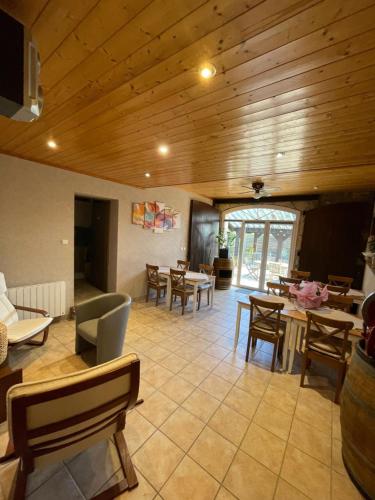 Ēdiens un dzērieni, L'Oustaloise (L'Oustaloise - Chambres et table d'hotes pres de Beziers- Alex est cuisinier de metier- Piscine avec) in Faugeres