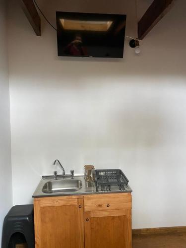 HOSTAL HABITACIONES ECONOMICAS CERCA DEL TERMINAL DE BUSES Cafetería (HOSTAL HABITACIONES ECONOMICAS CERCA DEL TERMINAL DE BUSES Cafeteria) near สนามบินลาฟลอริดา