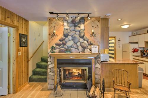 Gas Grill Friendship Cabin Near Castle Rock Lake! in Adams, USA