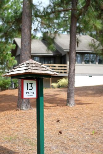 Golf Front SFH, 3 BR, 2 BA, 4 beds, sleep 6 on Pinehurst #6 in Pinehurst, USA