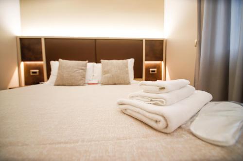 Hotel Diplomatic - image 7
