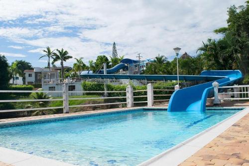 Casa campestre Hacienda la estancia, en Melgar con piscina privada