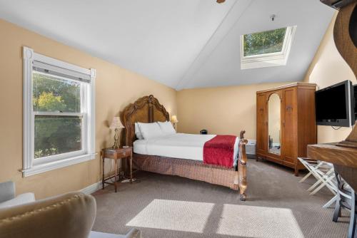 Hennessey House Bed and Breakfast - image 6