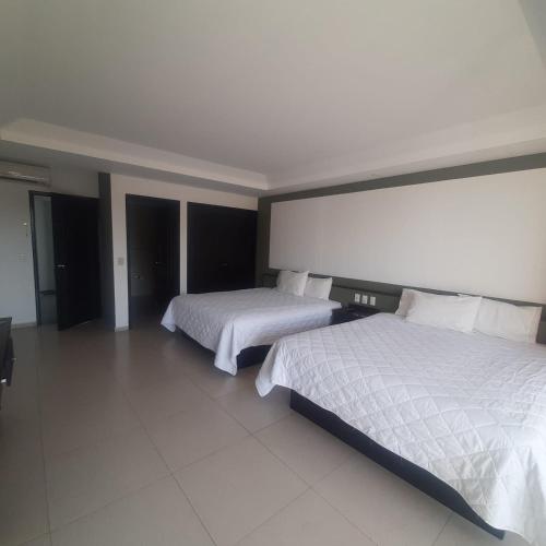 Hotel Borda Cuernavaca Room Type - Standard Quadruple Suite Hotel Borda Cuernavaca Room Type - Standard Quadruple Suite