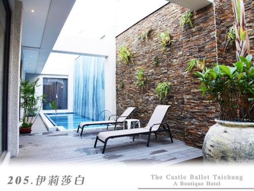 Swimming pool, The Castle Ballet Taichung A Boutique Hotel in Nantun District
