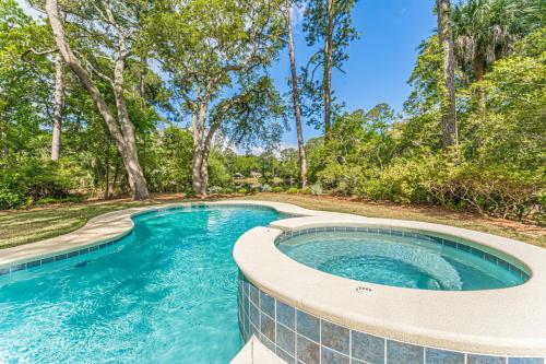 B&B Hilton Head - 26 Port Tack Fishing Dock Pool Spa Sleeps 10 - Bed and Breakfast Hilton Head