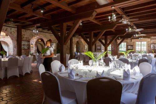 Restaurant, Copper and Lumber Store Hotel in English Harbour