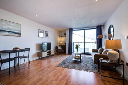 Stylish 2 Bedroom Apartment on the Waterfront - Ipswich