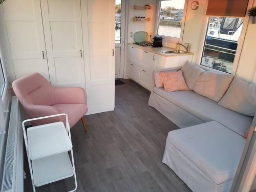  Tiny LakeHouse in Zeewolde