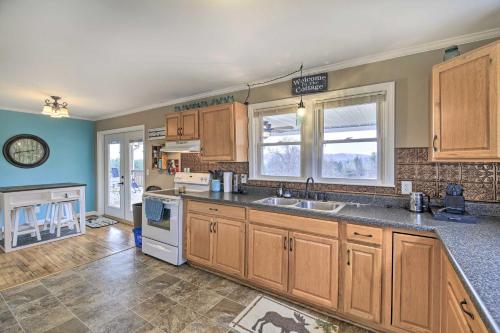 Pet-Friendly Sparta Getaway with Gas Grill! in Sparta, USA