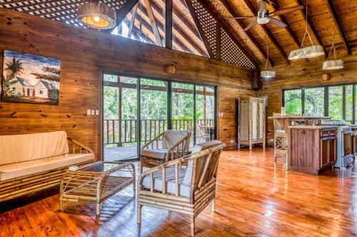 Guapil #10 Guapil #10