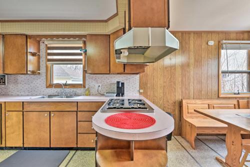 Vacation Rental about 8 Mi to KeyBank Center! in Buffalo, USA