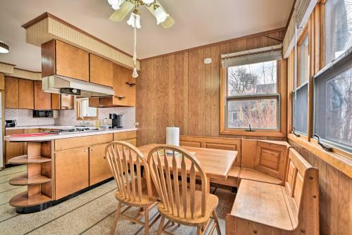 Vacation Rental about 8 Mi to KeyBank Center! in Buffalo, USA