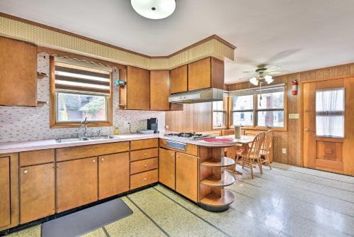 Vacation Rental about 8 Mi to KeyBank Center! in Buffalo, USA