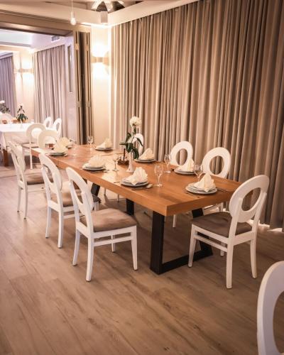 Restorāns, Hotel & Restaurant Se-Mi in Veļiko Trgovišče