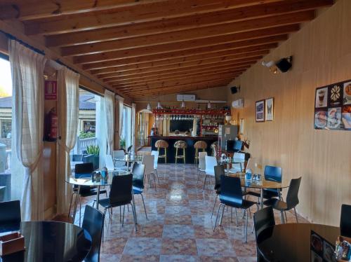 ผับ/เลาจน์, Hotel Venta El Puerto in โล เมดิโก
