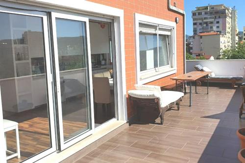 140m2 Top FloorCentral Loft 24hr Self Check-in, Tirana (photo 4)