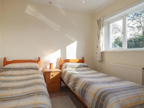 No 5 Carlyon Road - main image