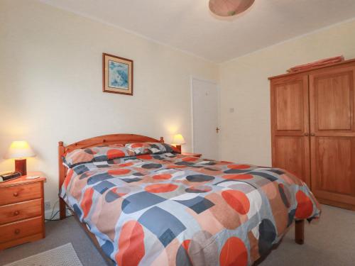 No 5 Carlyon Road - image 14
