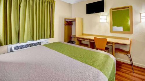 1 queen bed