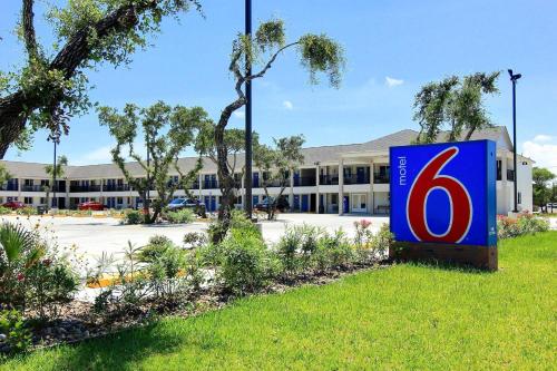 Motel 6-Rockport, TX Rockport