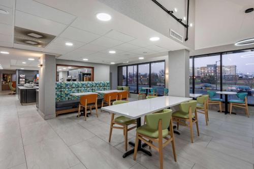 Best Western Plus St. Louis West-Westport in Maryland Heights, USA