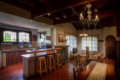 Chalet en Barrio Parque in 바리오 로스 피나레스