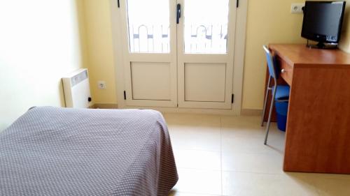 Hostal Capitol Ramblas - image 8