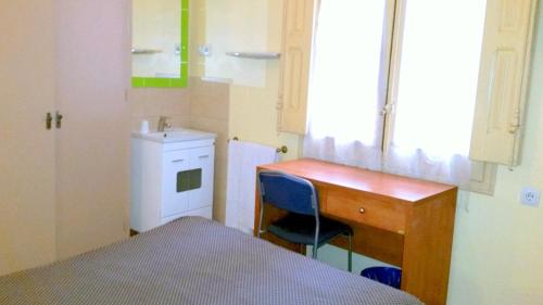 Hostal Capitol Ramblas - image 11