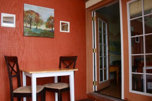 Dumplin Patch Bed & Breakfast - image 3