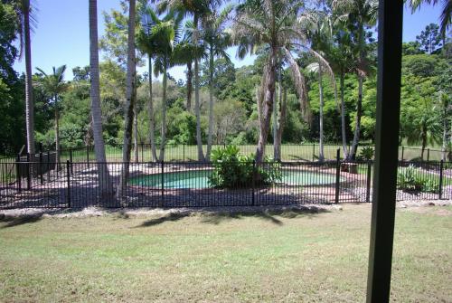 Skats, The Bushranger Hideaway in Midginbil
