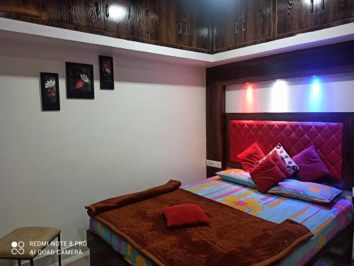 Deluxe Double Room image 2