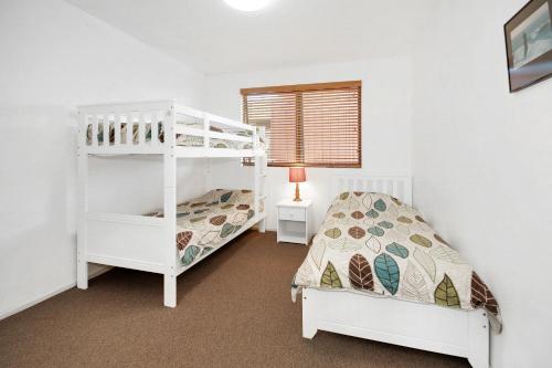 Lahaina Apartments - Tap to explore photos