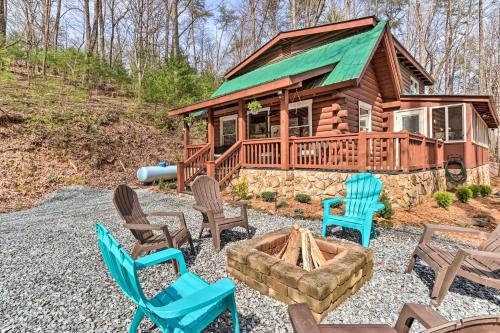 Stunning Ellijay Cabin with Community Amenities in Ellijay, USA