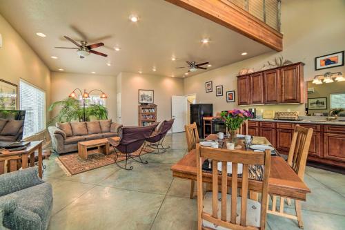 Hilltop Loft Ukiah Vacation Rental!