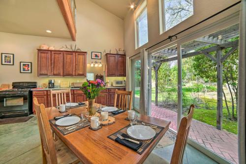 Hilltop Loft Ukiah Vacation Rental!