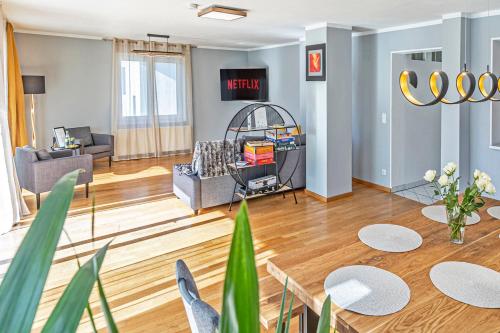 Közös társalgó / TV, Dream Flat near the fair - Apartment in Augsburg bei der Messe in Augsburg-Goggingen