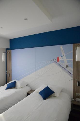 2 twin beds