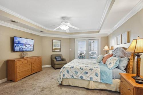 Unique 3BR, 1 of 5 Condos w/Huge Poolside Patio, Steps to Beach & Pier, Gated Unique 3BR, 1 of 5 Condos w/Huge Poolside Patio, Steps to Beach & Pier, Gated