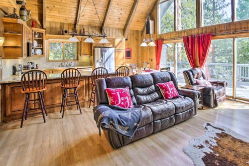Cozy Cabin with Game Room about 17 Mi to Skiing! in Lake Arrowhead, USA