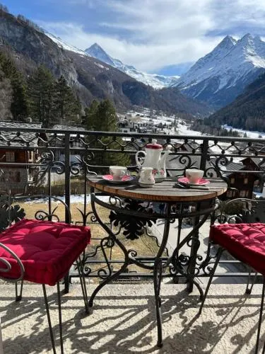 Heida, studio ensoleillé au village avec magnifique vue sur la Dent-Blanche in Evolène, Schweiz
