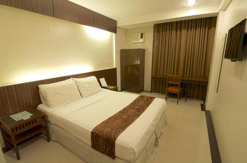 OYO 258 Chito's Hotel Room Type - Deluxe Double Room