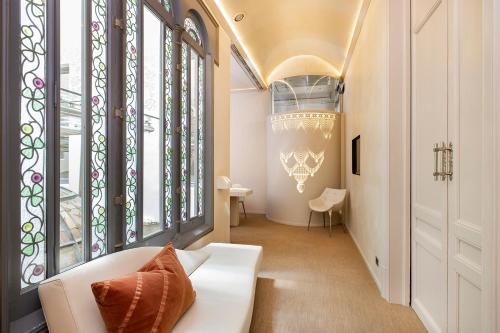 El Palauet Barcelona - image 5