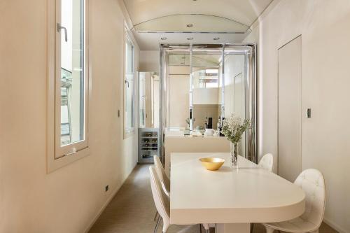 Grand Suite image 1