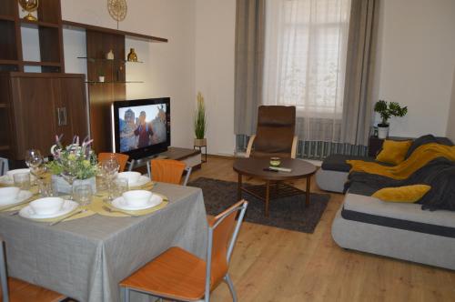 Spacious City Center Family 2 bedrooms apartment, Riga (Foto 5)