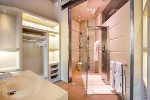 Royal Suite image 6
